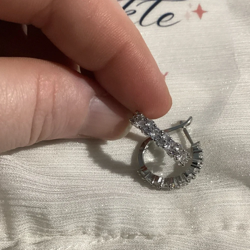 🌸Gorgeous Cz Diamond Cluster C Hoop half hoop earring hoops.